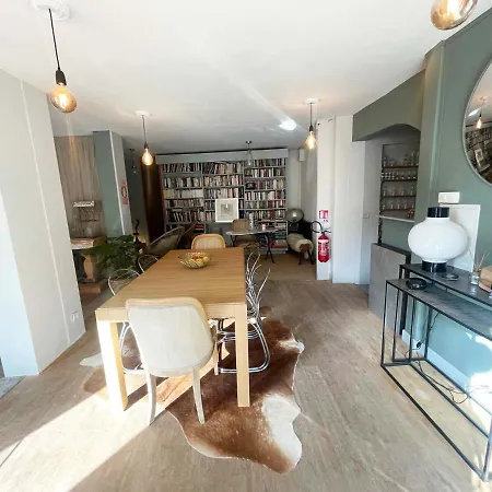 Alojamento de Acomodação e Pequeno-almoço La Des Fleurs 3*