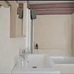 La Des Fleurs Bed & Breakfast