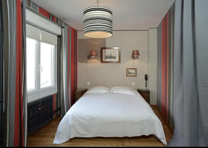 La Des Fleurs Bed & Breakfast