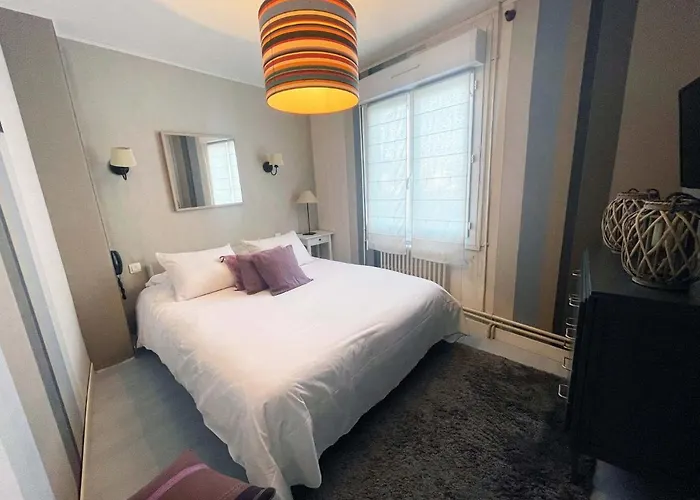 La Des Fleurs Bed & Breakfast 3*